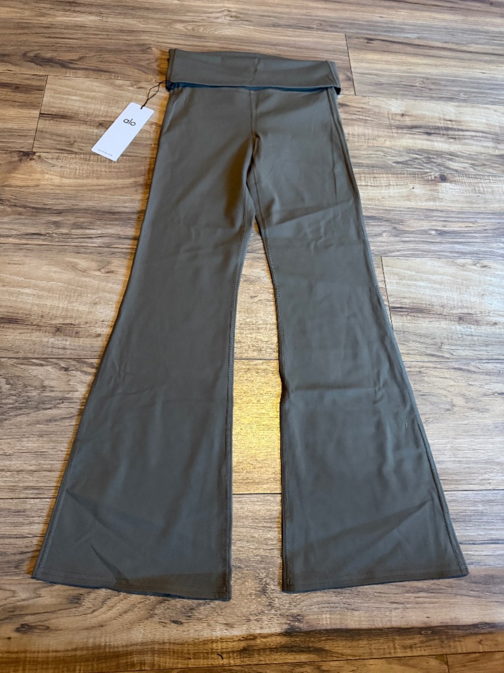 Alosoft sculpt 7/8 foldover flare legging